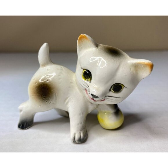 Vintage Ceramic Kitten Playing With Yellow Ball Figurine Cute Cat Collectible 3 - Picture 1 of 6